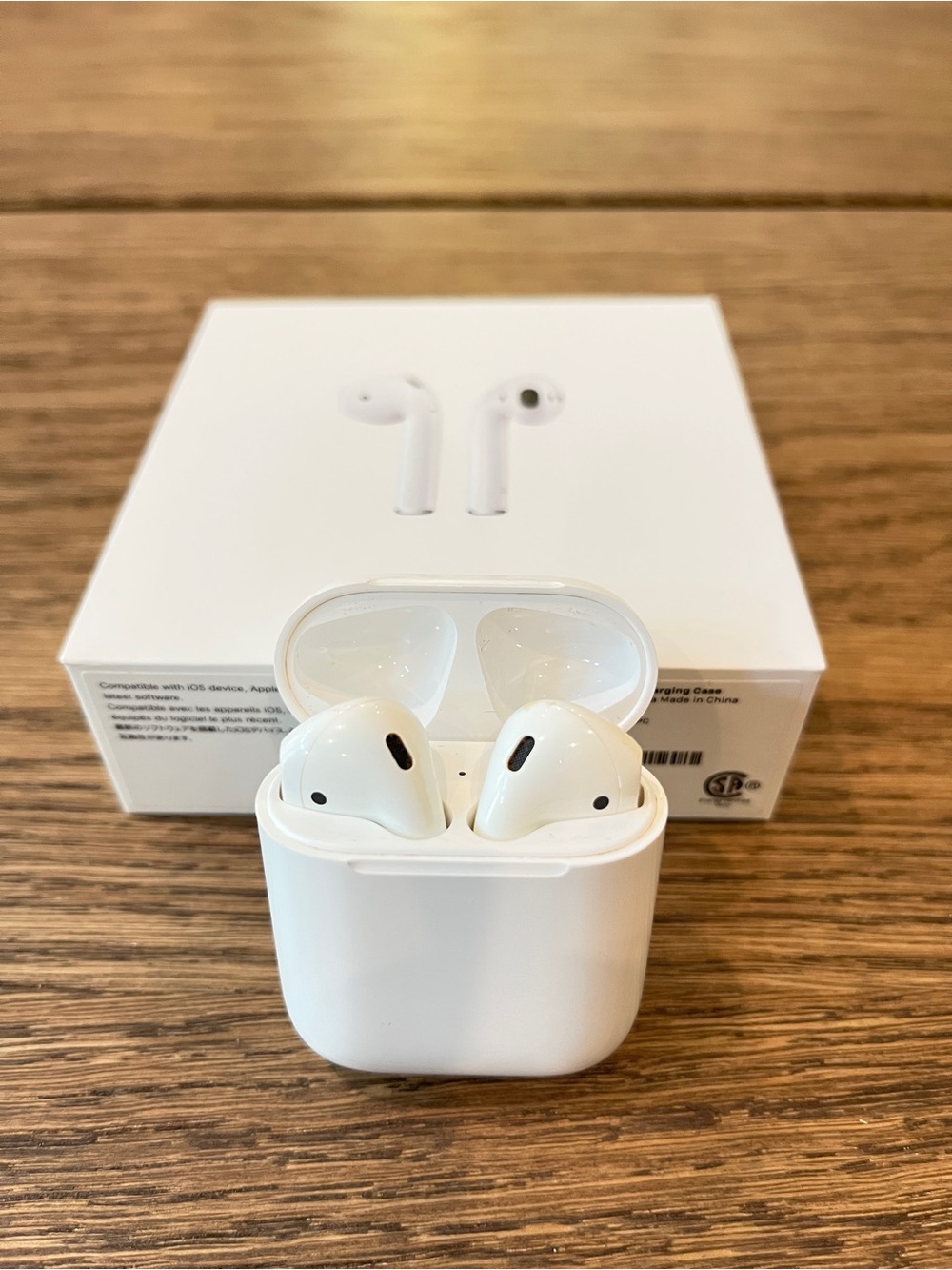 Apple AirPods 2nd Gen A2031 with Charging Case - READ: Microphone Defective